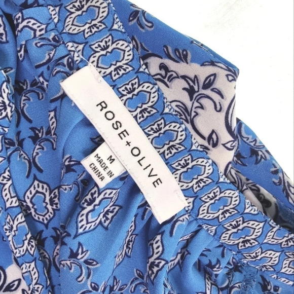 pretty blue fancy print blouse EUC 💙 - Picture 5 of 8